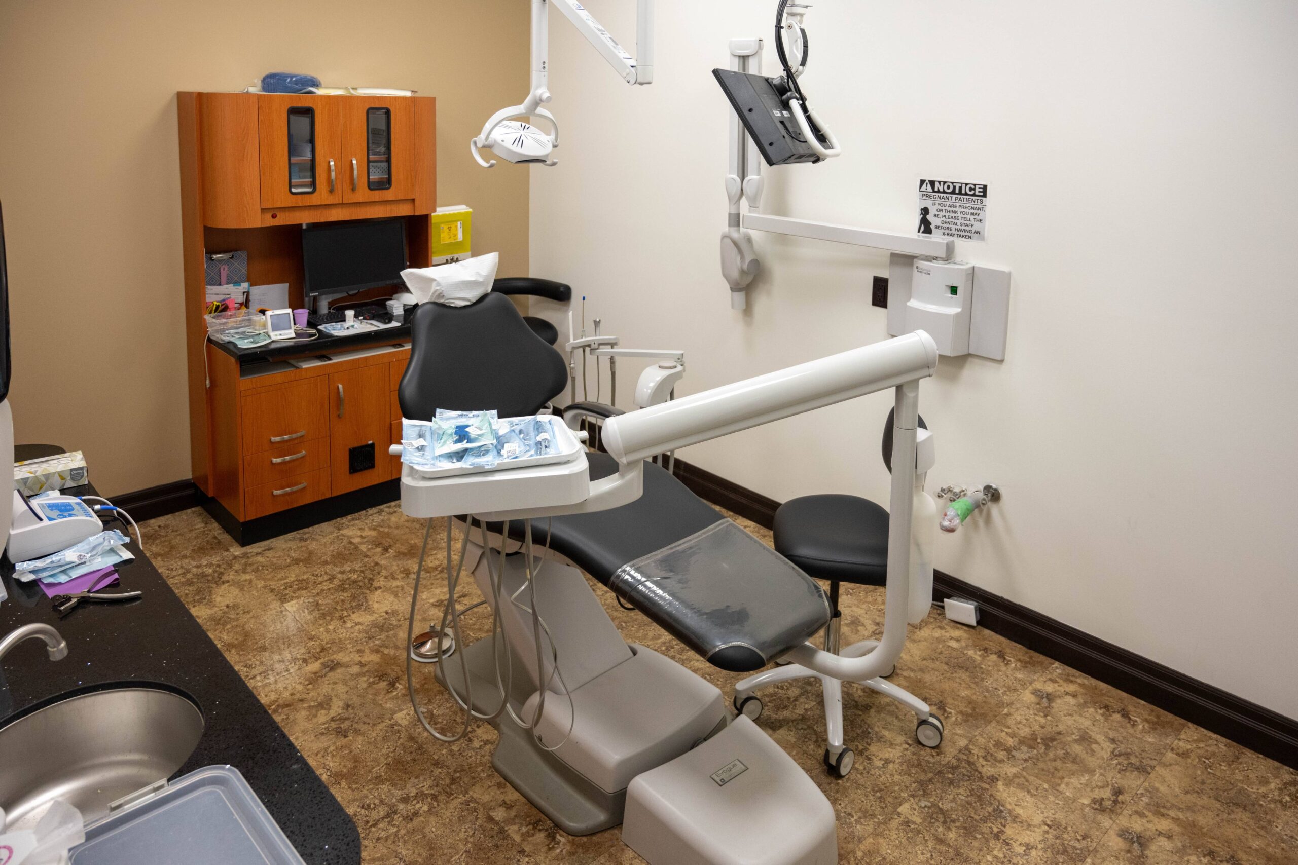 Monarch Dentistry - Niagara Falls dental clinic in Niagara Falls - Photo 2